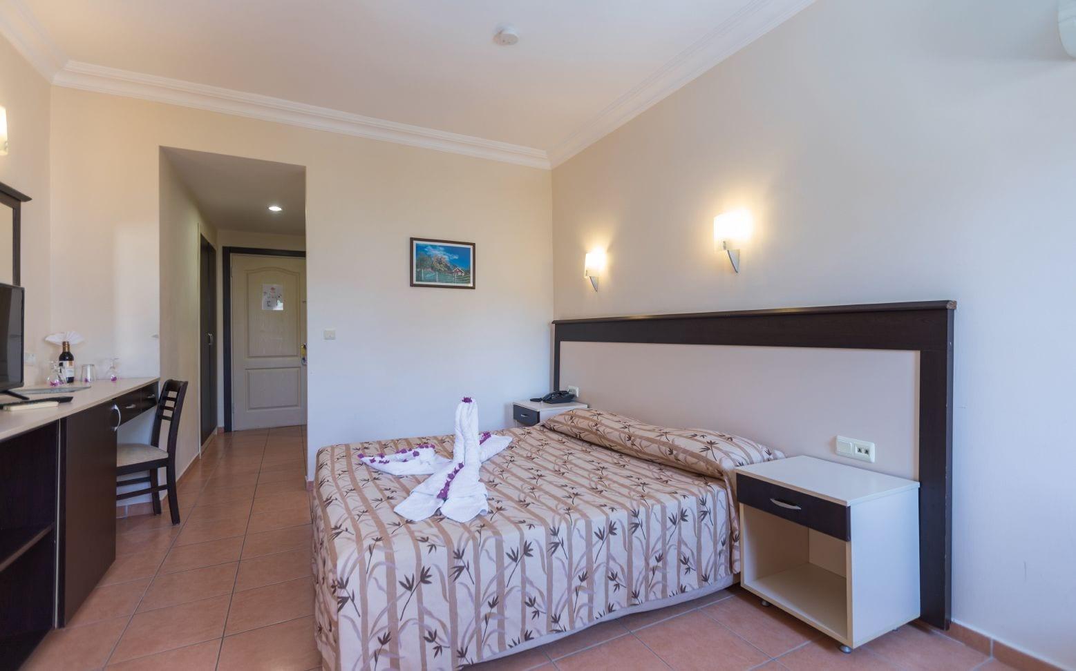 Helios Hotel Сиде Екстериор снимка