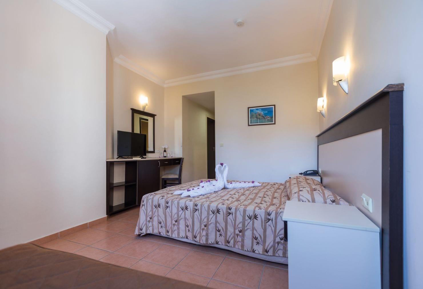 Helios Hotel Сиде Екстериор снимка