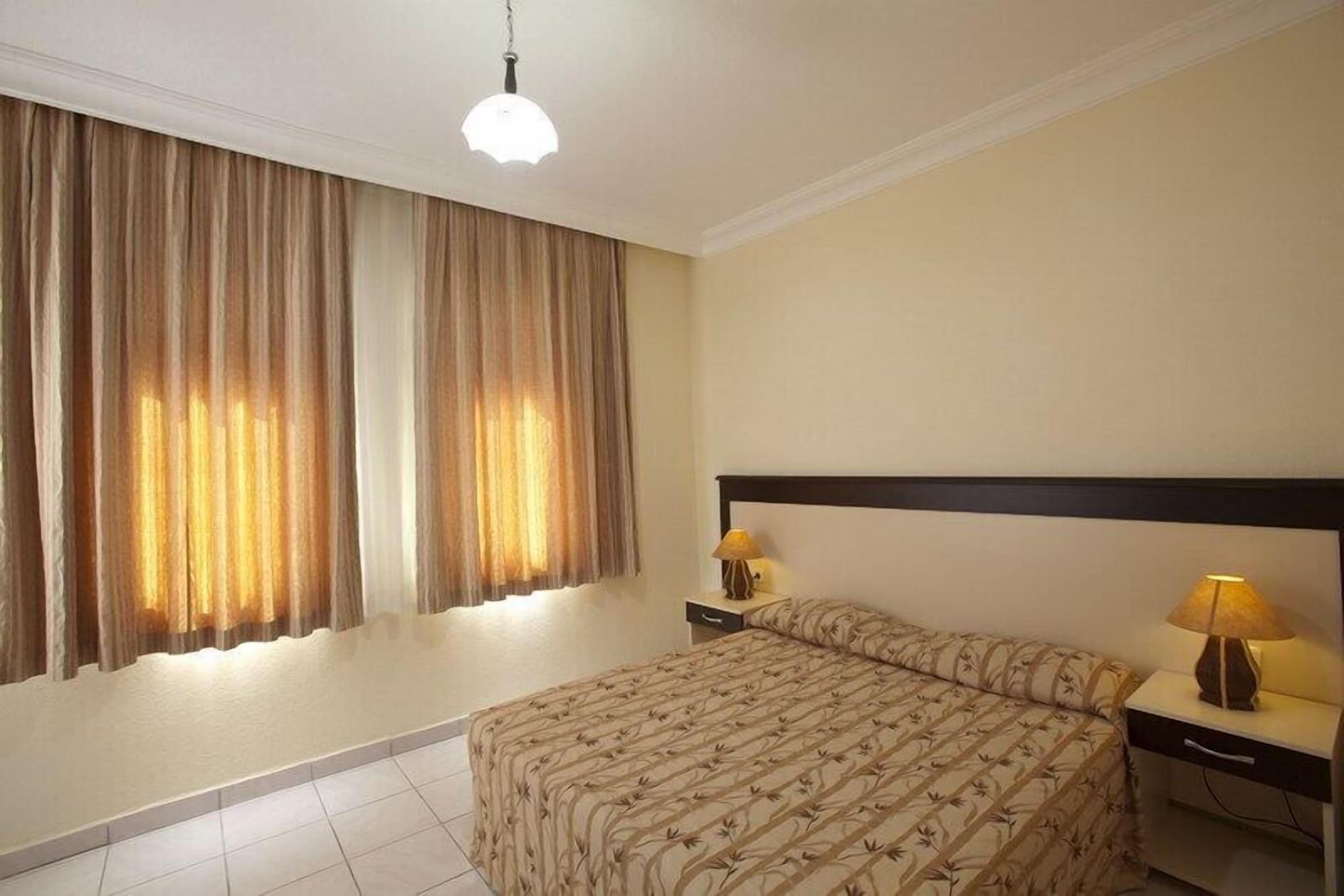 Helios Hotel Сиде Екстериор снимка